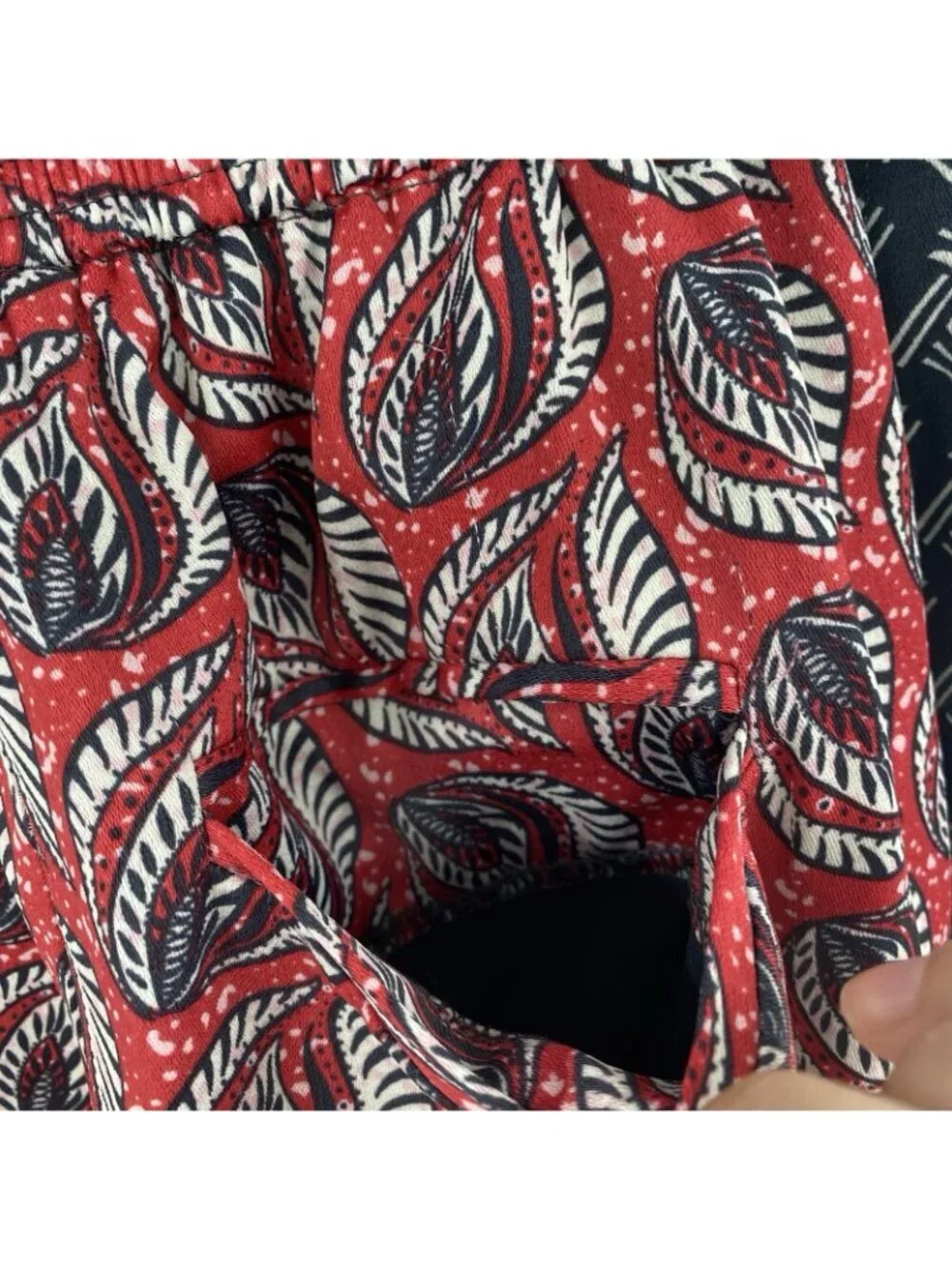 ETT:TWA Anthropologie Women's XS Pants Pull On Ankle Red Paisley Motif Boho